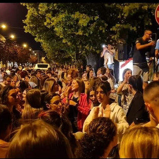Una delle passate edizioni dei giovedì estivi nel centro storico di Gavirate