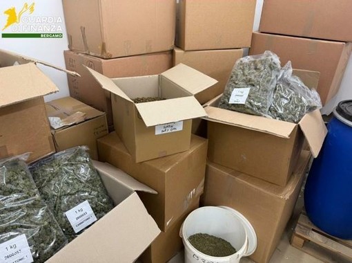 Società di Gavirate attiva nel settore dei cosmetici scoperta ad esportare droga: sei persone in manette