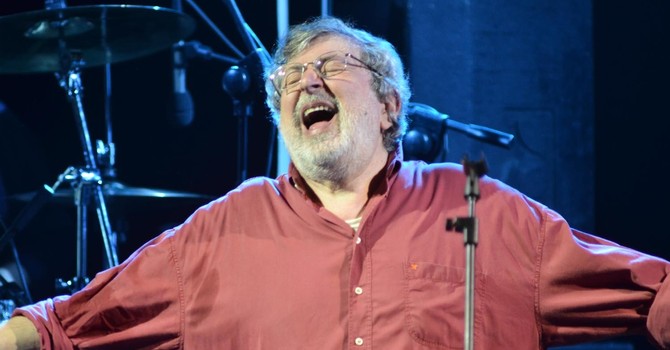 Francesco Guccini, nel 2011, sul "palco" di Masnago Francesco Guccini, nel 2011, sul "palco" di Masnago