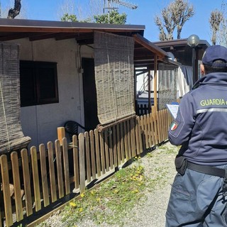 La Guardia di Finanza al campeggio sul lago di Comabbio