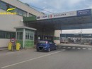 Tenta di attraversare il confine al valico del Gaggiolo con 26mila euro in contanti nascosti in uno stivale: arrestato dalla Guardia di Finanza