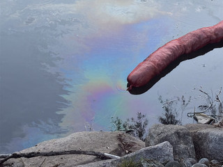 Sversamento di idrocarburi nel fiume Ticino tra Golasecca e Sesto Calende Sversamento di idrocarburi nel fiume Ticino tra Golasecca e Sesto Calende