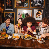 Capodanno da Hamerica’s Varese: cena speciale, musica dal vivo e brindisi di mezzanotte