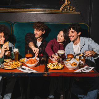 Da Hamerica's arriva un giovedì... XXXL: stessi prezzi, porzioni giganti!