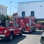 I mezzi dei vigili del fuoco in azione all'ingresso del parcheggio dell'Aldi di viale Belforte a Varese I mezzi dei vigili del fuoco in azione all'ingresso del parcheggio dell'Aldi di viale Belforte a Varese