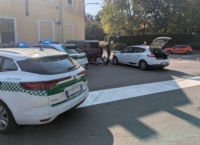FOTO. Scontro all'incrocio tra Busto e Castellanza: nessun ferito ma traffico in tilt
