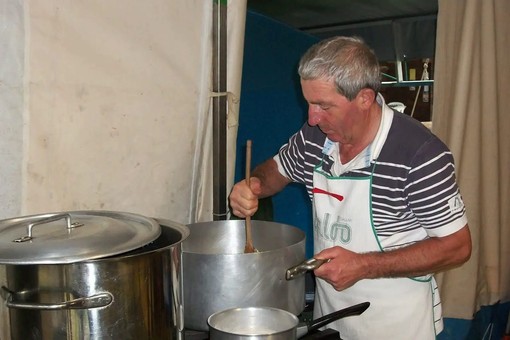 Samarate abbraccia per l'ultima volta Egidio Barban: «Hai preparato pasti, condiviso sorrisi, dedicato tempo ed energie al servizio degli altri» Samarate abbraccia per l'ultima volta Egidio Barban: «Hai preparato pasti, condiviso sorrisi, dedicato tempo ed energie al servizio degli altri»