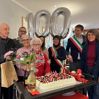 Malnate si conferma terra di centenari. La &quot;Residenza&quot; in festa per i cento anni della signora Angela