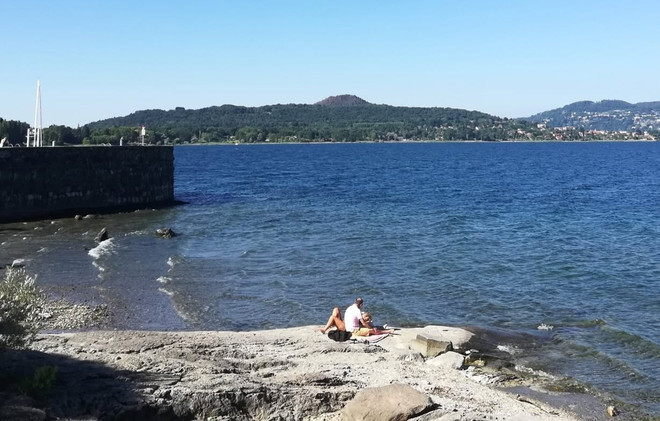 Acqua inquinata, divieto di balneazione al Lido Euratom di Ispra Acqua inquinata, divieto di balneazione al Lido Euratom di Ispra