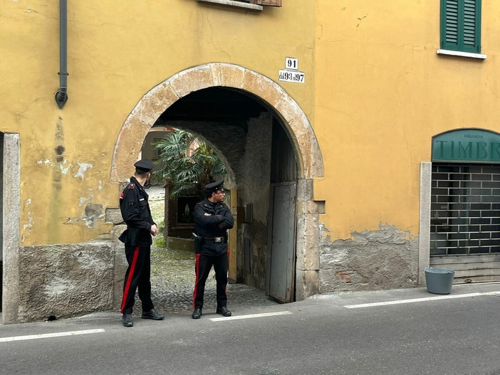 Omicidio di Induno: la difesa di Corona ha chiesto i domiciliari. Arrestati anche suo figlio e il padre della vittima Omicidio di Induno: la difesa di Corona ha chiesto i domiciliari. Arrestati anche suo figlio e il padre della vittima