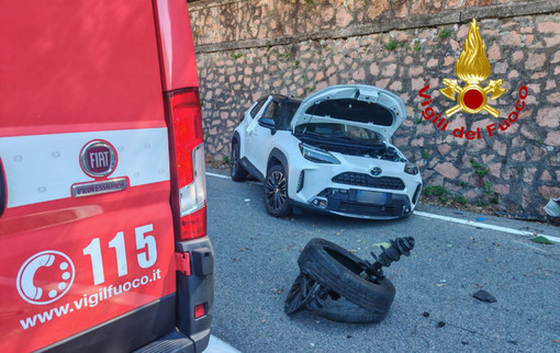 Una delle due auto coinvolte nell'incidente stradale di questa mattina sulla statale 233 a Induno Olona Una delle due auto coinvolte nell'incidente stradale di questa mattina sulla statale 233 a Induno Olona