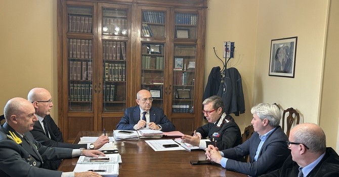 Vertice in Prefettura sulla sicurezza in città: in via Como arriva un presidio dei carabinieri Vertice in Prefettura sulla sicurezza in città: in via Como arriva un presidio dei carabinieri