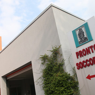 (L'ingresso del pronto soccorso dell'ospedale di Circolo) (L'ingresso del pronto soccorso dell'ospedale di Circolo)