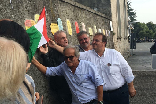 Una delle passate edizioni della manifestazione organizzata sul lungolago di Ispra dall'associazione Mario Berrino Una delle passate edizioni della manifestazione organizzata sul lungolago di Ispra dall'associazione Mario Berrino