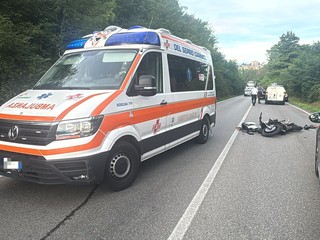 Le immagini dell'incidente stradale tra una moto e un'auto sulla Sp26 tra Jerago ed Albizzate Le immagini dell'incidente stradale tra una moto e un'auto sulla Sp26 tra Jerago ed Albizzate