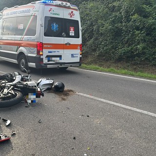 Le immagini dell'incidente stradale tra una moto e un'auto sulla Sp26 tra Jerago ed Albizzate Le immagini dell'incidente stradale tra una moto e un'auto sulla Sp26 tra Jerago ed Albizzate
