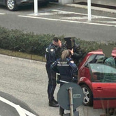 L'operazione della polizia locale di Lavena Ponte Tresa L'operazione della polizia locale di Lavena Ponte Tresa