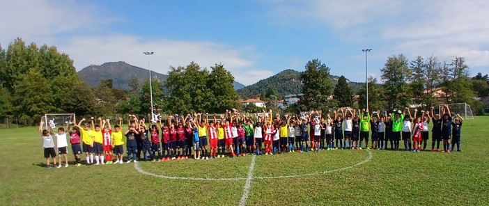 I calciatori baby sono i veri vincitori della seconda edizione del torneo di Leggiuno dedicato alla memoria di Gigi Riva I calciatori baby sono i veri vincitori della seconda edizione del torneo di Leggiuno dedicato alla memoria di Gigi Riva