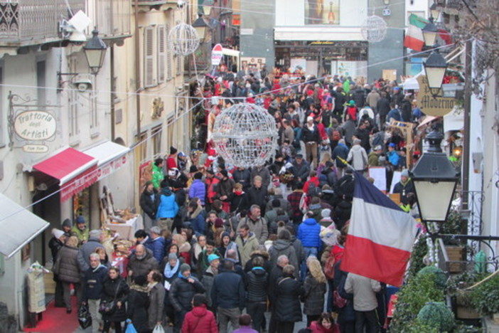 La Fiera di Sant'Orso, la più antica rassegna dell'artigianato delle Alpi, torna quest’anno ad aprile
