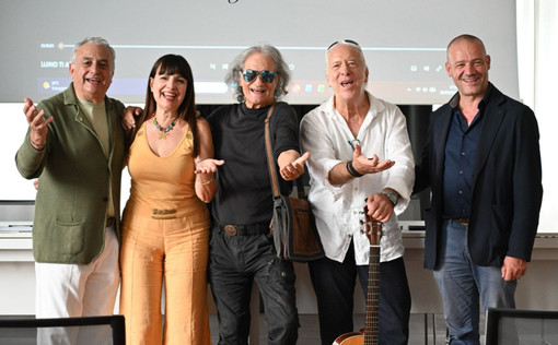 La presentazione di "Luino ti ama" (foto di Angela Garro) La presentazione di "Luino ti ama" (foto di Angela Garro)