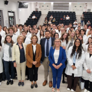 All'Insubria la cerimonia dei Camici Bianchi per gli studenti e le studentesse di Medicina che iniziano il tirocinio
