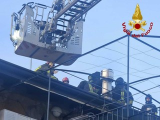 Le immagini dell'intervento dei vigili del fuoco a Lonate Pozzolo