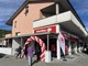 I due nuovi supermercati aperti a Lavena Ponte Tresa (foto dalla pagina Facebook &quot;io cambio con Mastromarino sindaco&quot;)