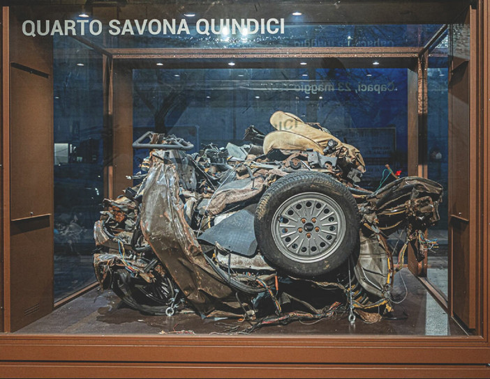 Laveno non dimentica il sacrificio degli agenti della scorta di Falcone: in mostra i resti dell'auto distrutta nell'attentato di Capaci