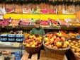 Il negozio di ortofrutta di Marcella Contini a Leggiuno