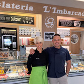 Rosi ed Enrico Pezzoli al banco della loro gelateria Rosi ed Enrico Pezzoli al banco della loro gelateria
