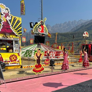 Un'attrazione del luna park di Luino
