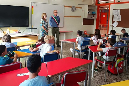 Primi giorno di scuola alla primaria Pedotti di Luvinate Primi giorno di scuola alla primaria Pedotti di Luvinate