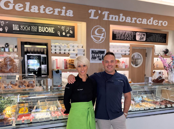 Rosi ed Enrico Pezzoli al banco della loro gelateria Rosi ed Enrico Pezzoli al banco della loro gelateria