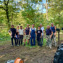 Il nuovo team di volontari che si occupa della manutenzione delle nuove selve castanili di Luvinate Il nuovo team di volontari che si occupa della manutenzione delle nuove selve castanili di Luvinate