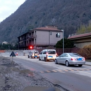 Riaperto il traffico su via XXV Aprile Sp32 a Laveno