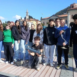 Gli studenti del liceo Sereni di Laveno studiano il lago Maggiore