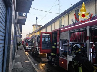 Le immagini dell'intervento dei vigili del fuoco a Lonate Pozzolo