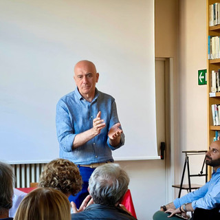 Furio Artoni ad uno degli incontri pubblici de Gli Stati Generali del Centro Destra Luino