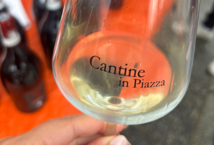 A Lavena Ponte Tresa torna "Cantine in Piazza": sabato 26 settembre la terza edizione dell'evento enogastronomico itinerante A Lavena Ponte Tresa torna "Cantine in Piazza": sabato 26 settembre la terza edizione dell'evento enogastronomico itinerante