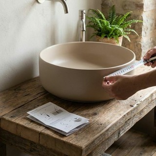 Lavabo bagno da appoggio: guida alla scelta, misure e materiali