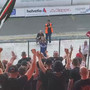 Una scena da brividi a fine gara: la curva in tripudio per Franco Lepore, commosso e applaudito da tutta la tribuna del Franco Ossola. Il vero Varese è tutto qui Una scena da brividi a fine gara: la curva in tripudio per Franco Lepore, commosso e applaudito da tutta la tribuna del Franco Ossola. Il vero Varese è tutto qui