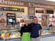 Rosi ed Enrico Pezzoli al banco della loro gelateria Rosi ed Enrico Pezzoli al banco della loro gelateria