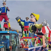 Una delle passate edizioni del Carnevale di Laveno Mombello Una delle passate edizioni del Carnevale di Laveno Mombello
