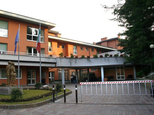 L'ingresso della Fondazione Menotti Bassani a Laveno