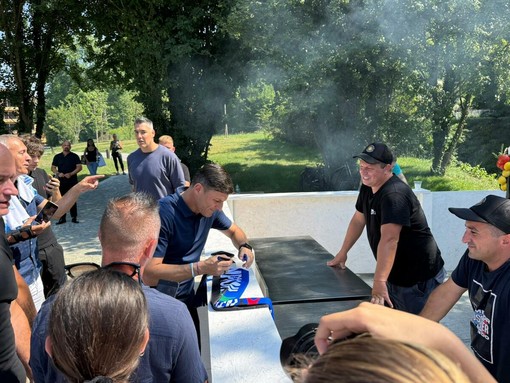 Javier Zanetti e Luis Scola sullo sfondo oggi al KU Laveno Club