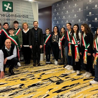 I giovani consiglieri di Cocquio Trevisago in visita a Palazzo Pirelli per conoscere la Regione Lombardia