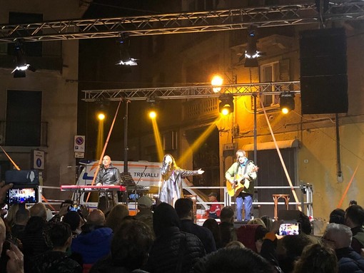 Il concerto dei Tazenda in piazza a Marchirolo Il concerto dei Tazenda in piazza a Marchirolo