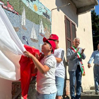 L'inaugurazione del mosaico a Monvalle L'inaugurazione del mosaico a Monvalle