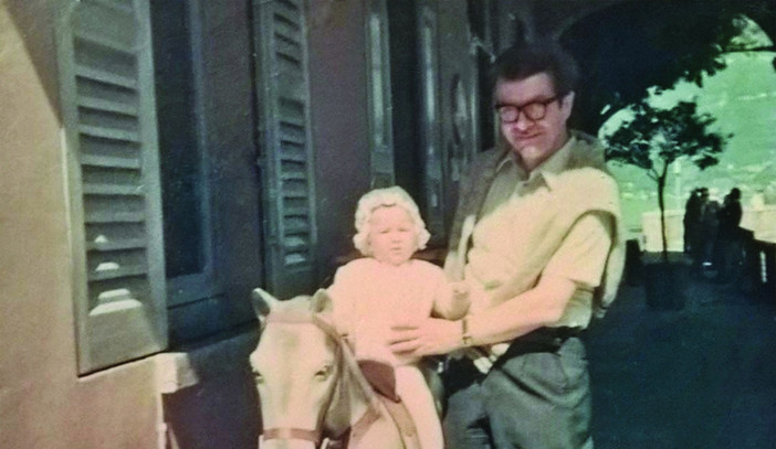 Dante Ughetti al Caffè Clerici con una piccola Simona Fontana Contini Dante Ughetti al Caffè Clerici con una piccola Simona Fontana Contini