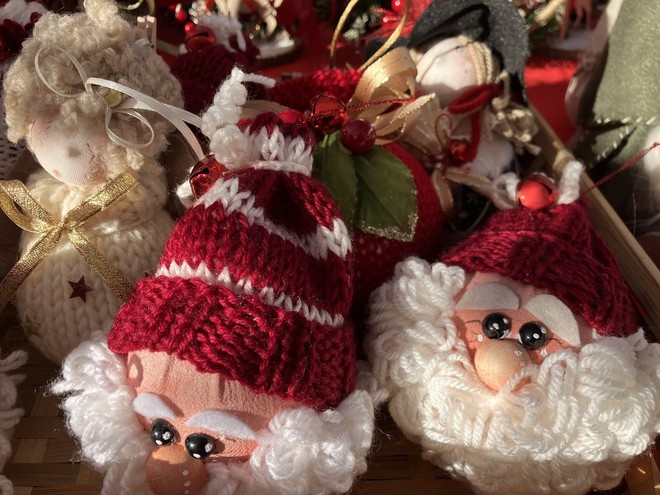 Domenica ad Azzate arrivano i mercatini di Natale Domenica ad Azzate arrivano i mercatini di Natale